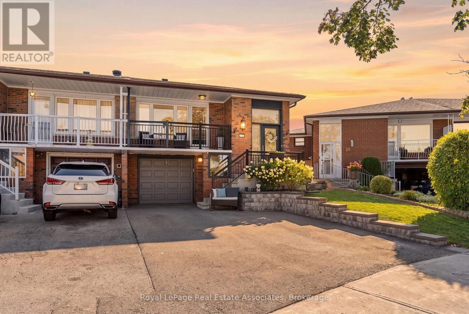 20 Honeywood Road, Toronto, ON photo 3