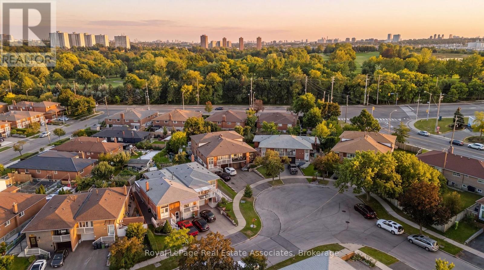 20 HONEYWOOD ROAD - 35