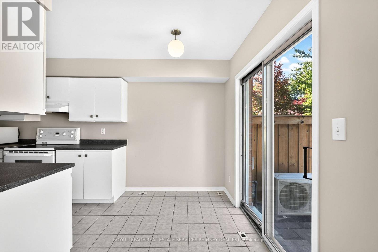 27- 819 Village Green Boulevard, Mississauga, ON photo 10