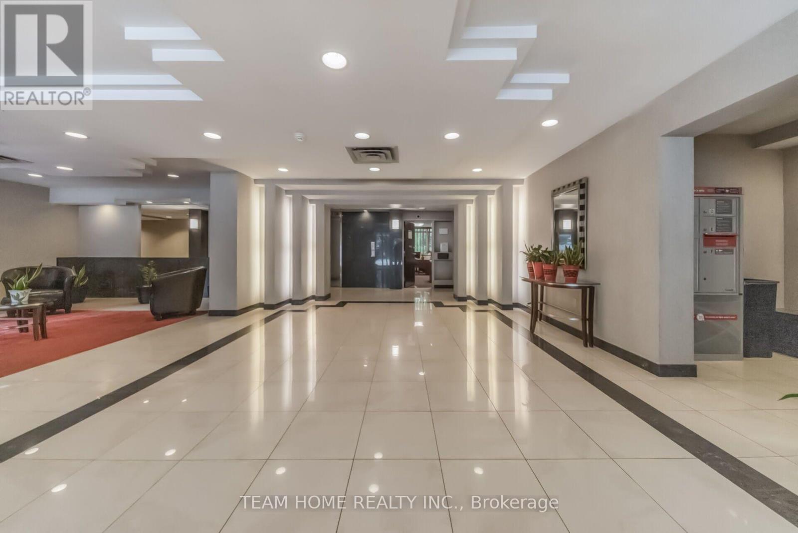 604- 300 Webb Drive, Mississauga, ON photo 4