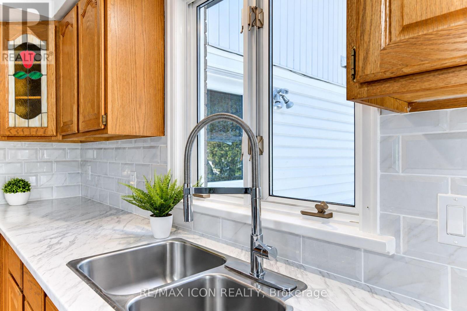 64 Lowrey Avenue South, Cambridge, ON photo 14