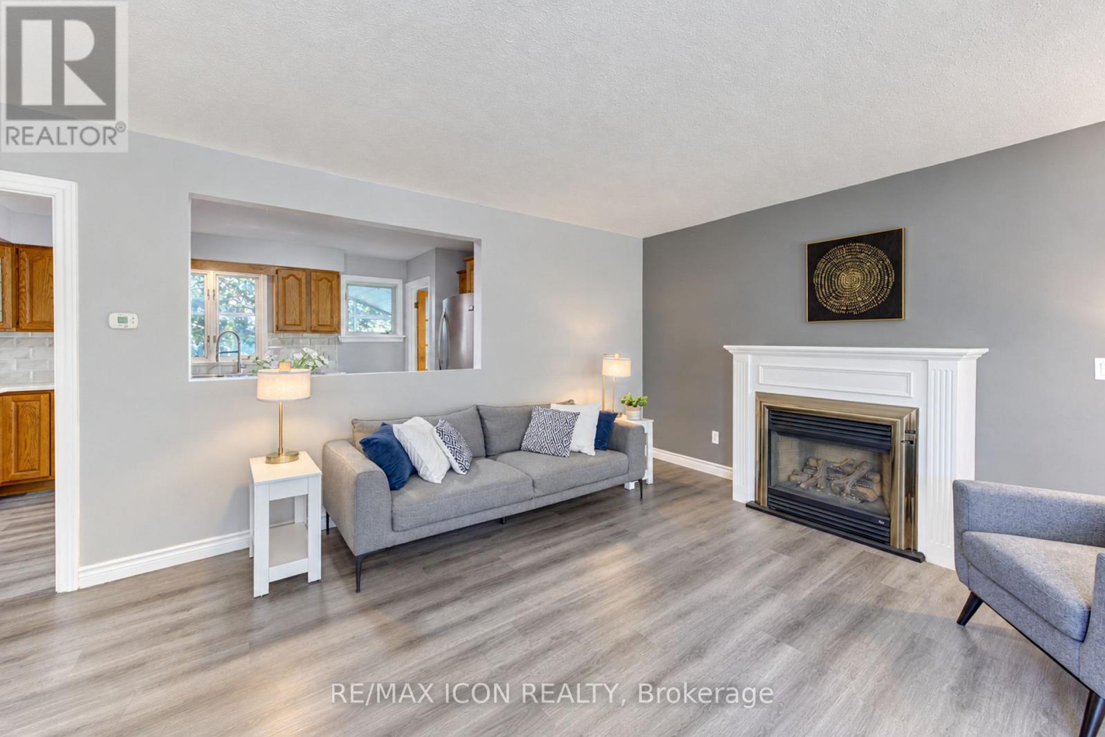 64 LOWREY AVENUE S - 5