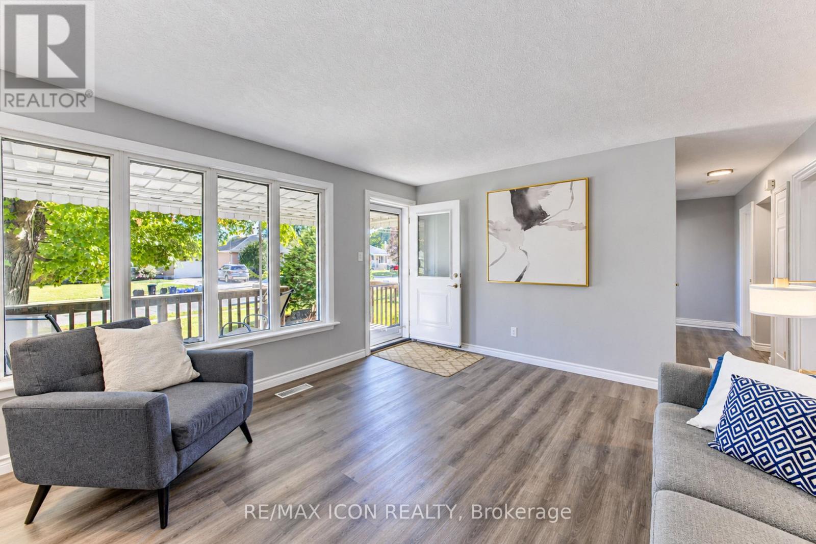 64 LOWREY AVENUE S - 8