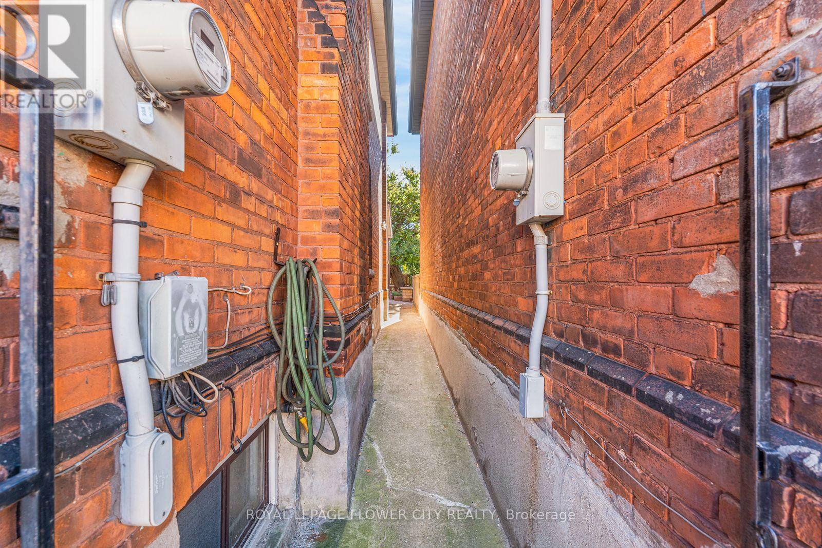 11 Mcneil Street, Hamilton, ON photo 45