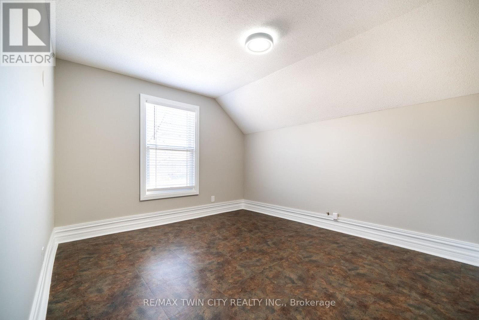 A - 76 RICHMOND STREET, Brantford — photo 11