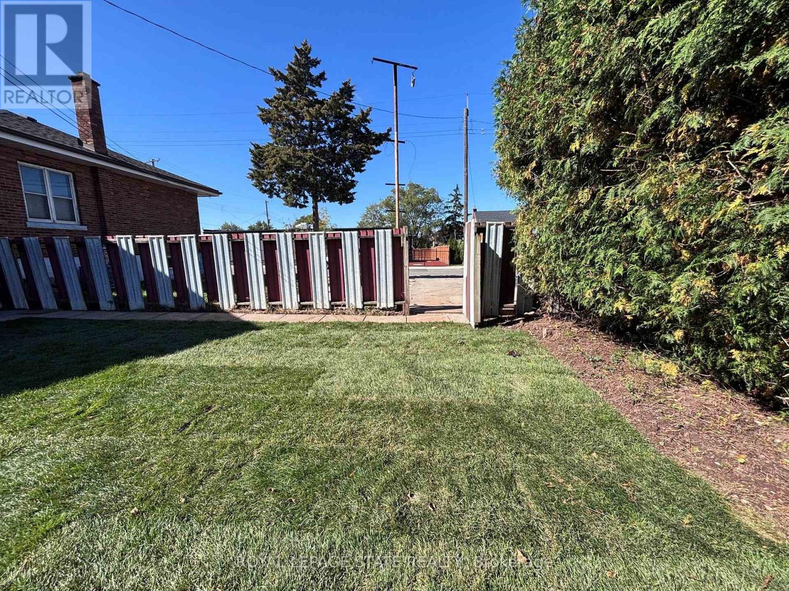 1873 Main Street East, Hamilton, ON photo 35