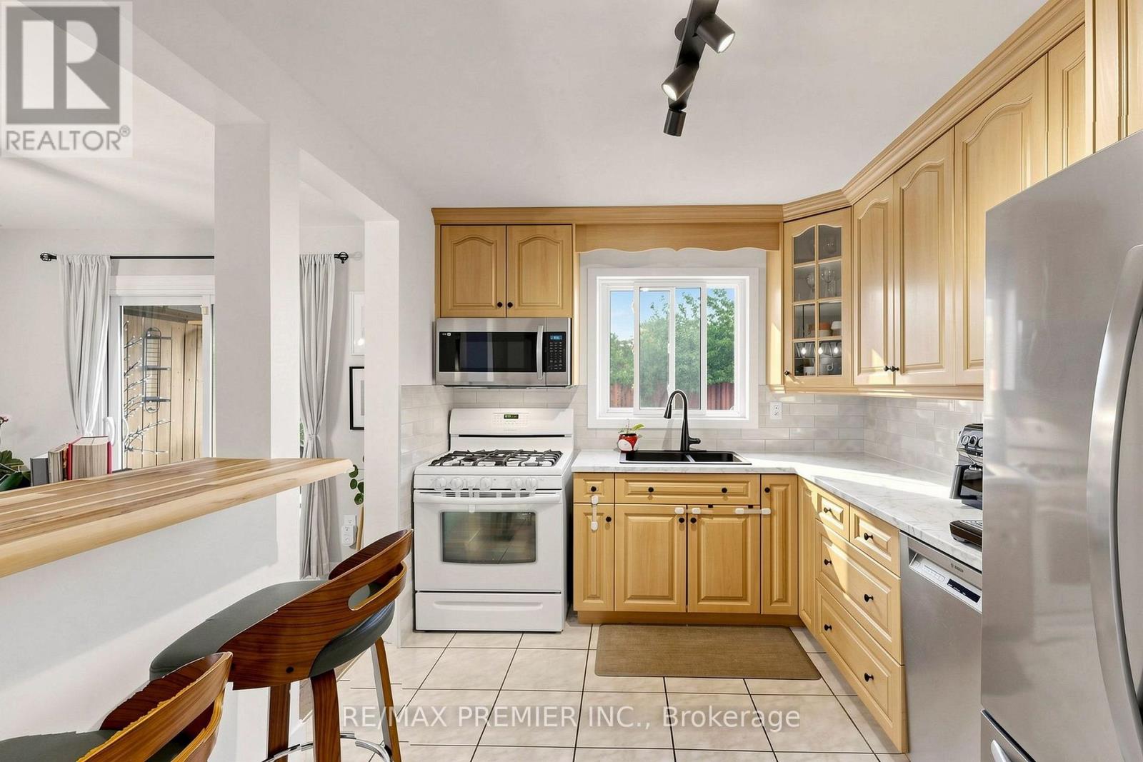 151 MOXLEY COURT - 11