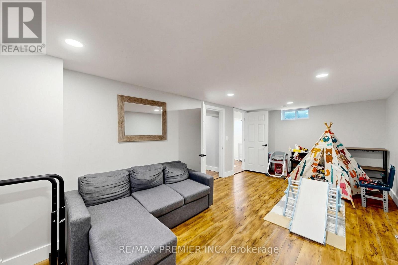 151 MOXLEY COURT - 21