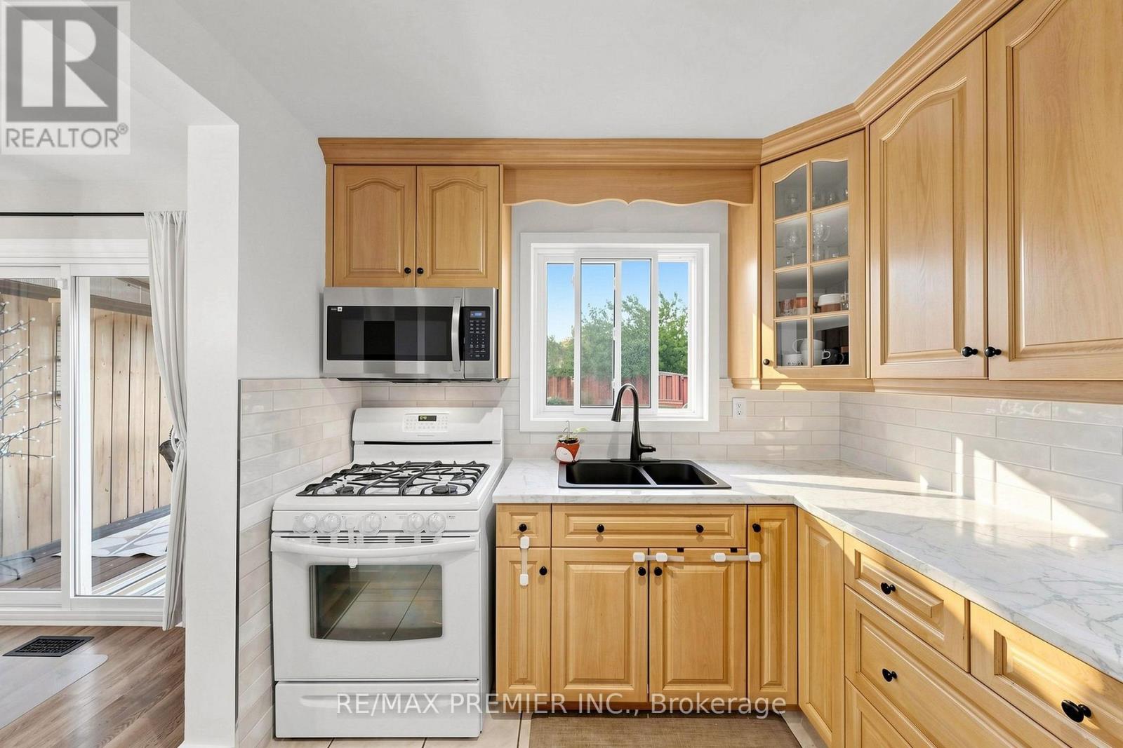 151 Moxley Court, Hamilton, ON photo 8
