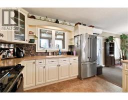 Family room - 98 Firwood Crescent, Moncton, NB E1A5X2 Photo 7