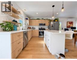 137 LeBlanc Avenue, photo 6