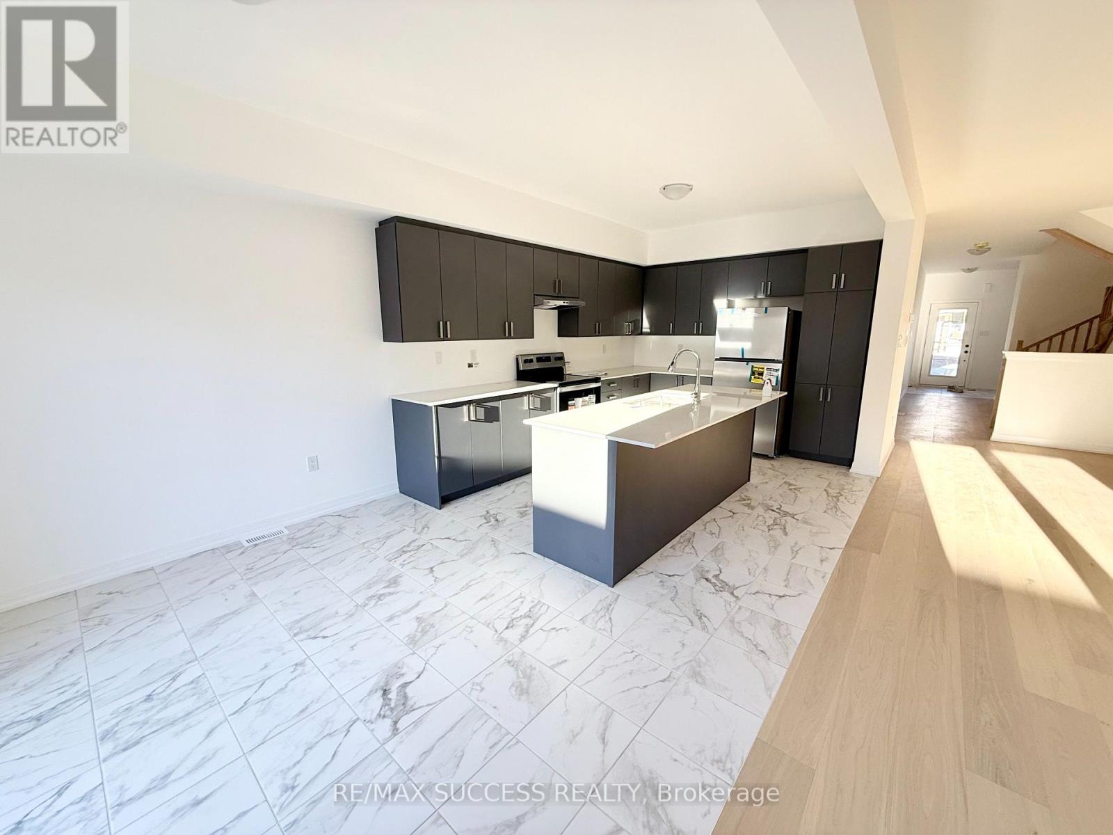 89 Flan Boulevard — photo 15