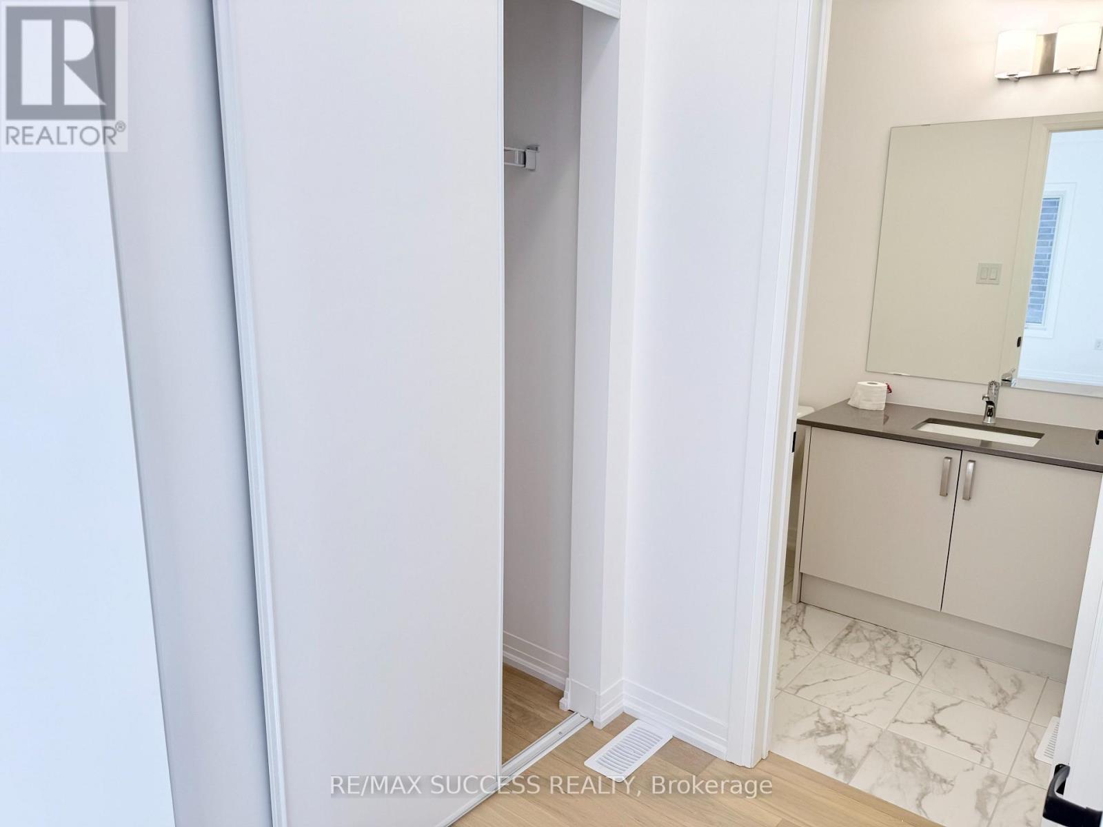 89 Flan Boulevard — photo 16