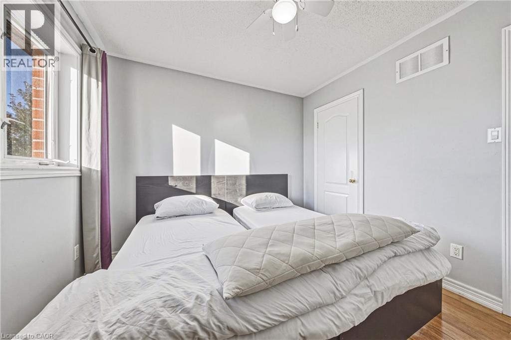 3 HARTLAND Road - 20