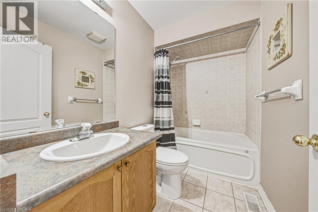 3 HARTLAND Road - 16