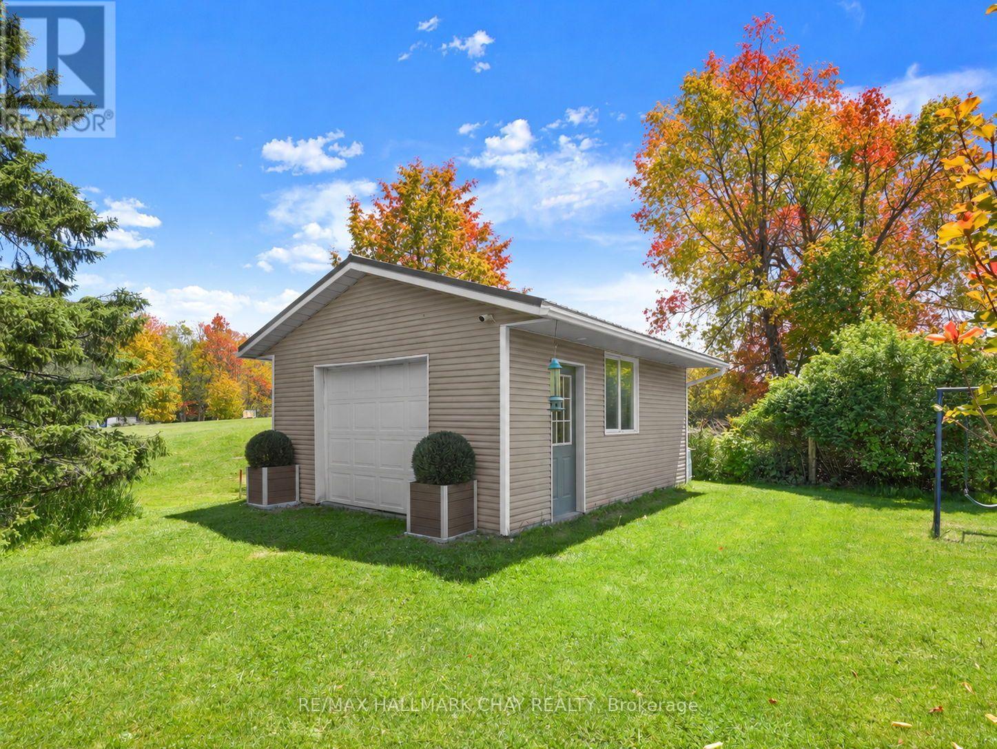 6815 4TH LINE - Image 3
