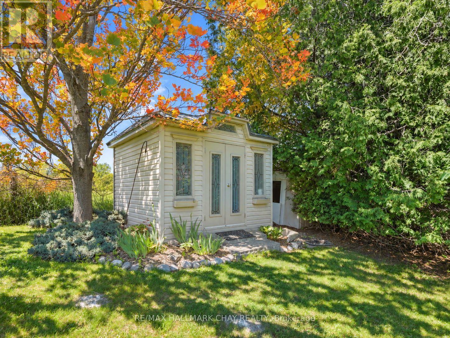 6815 4TH LINE - Image 43