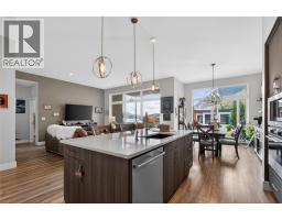 4pc Bathroom - 121 Ridge Park, Penticton, BC V2A0B1 Photo 9