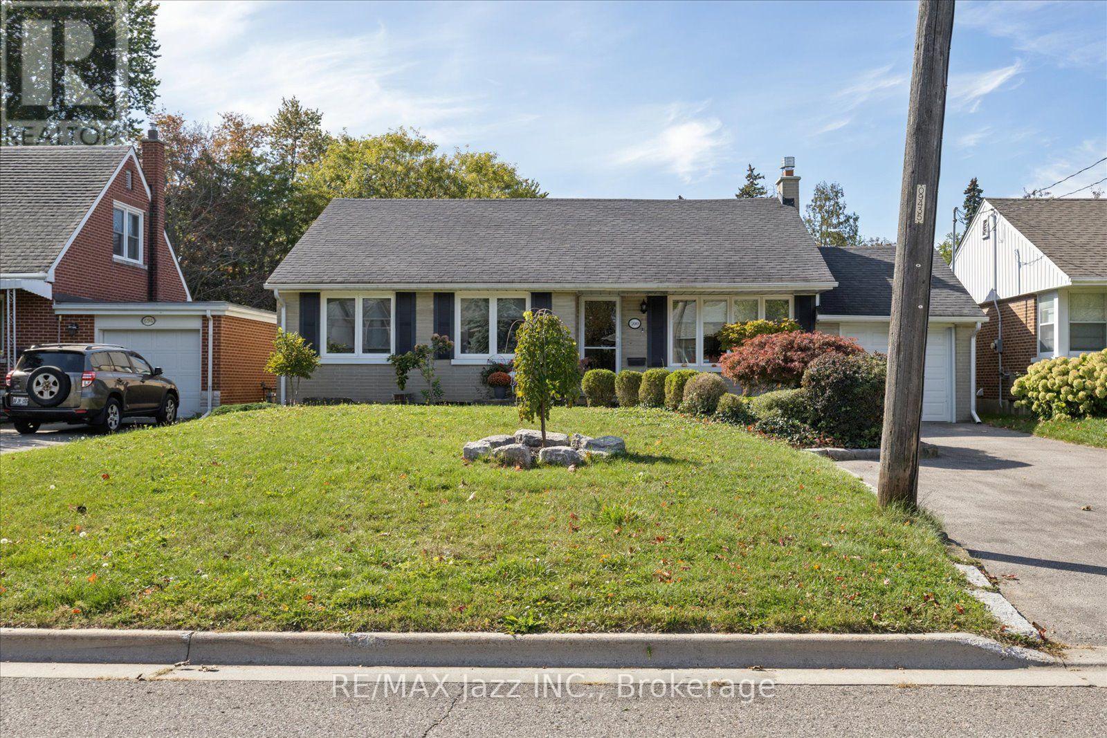 700 Grierson Street, Oshawa, ON photo 3