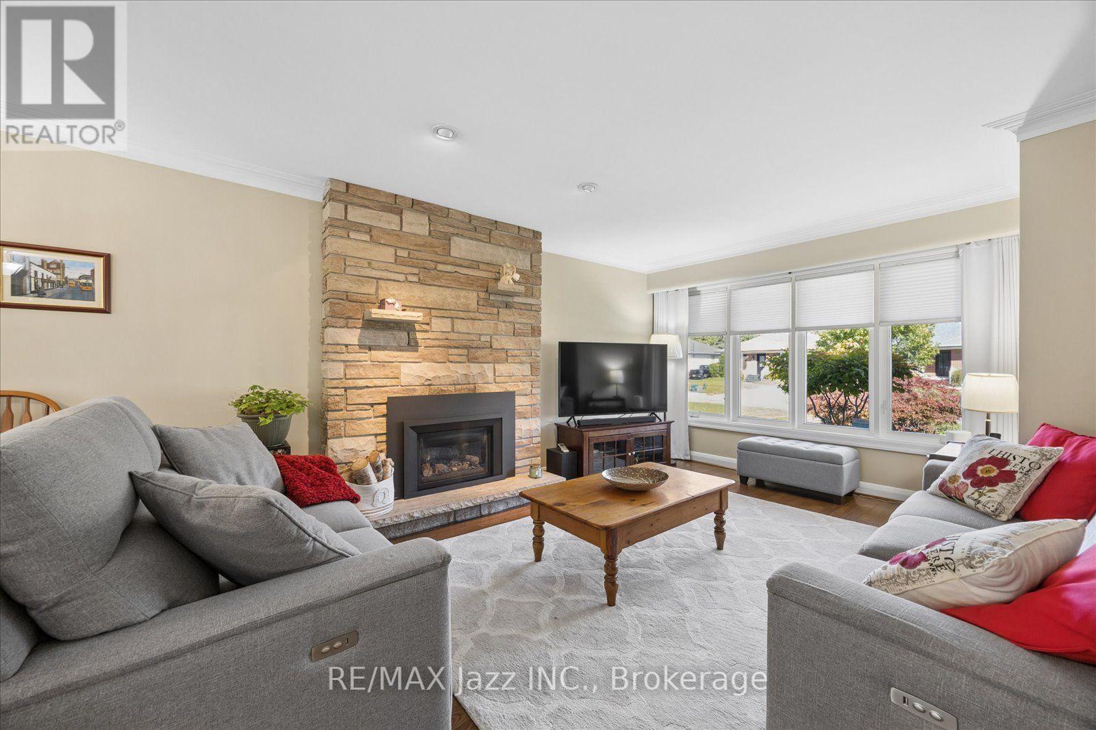 700 Grierson Street, Oshawa, ON photo 7