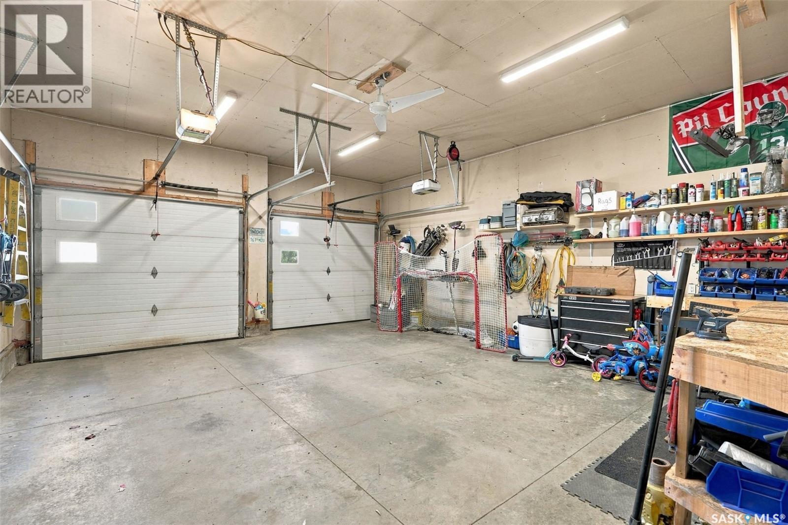 341 Haichert STREET W - 44