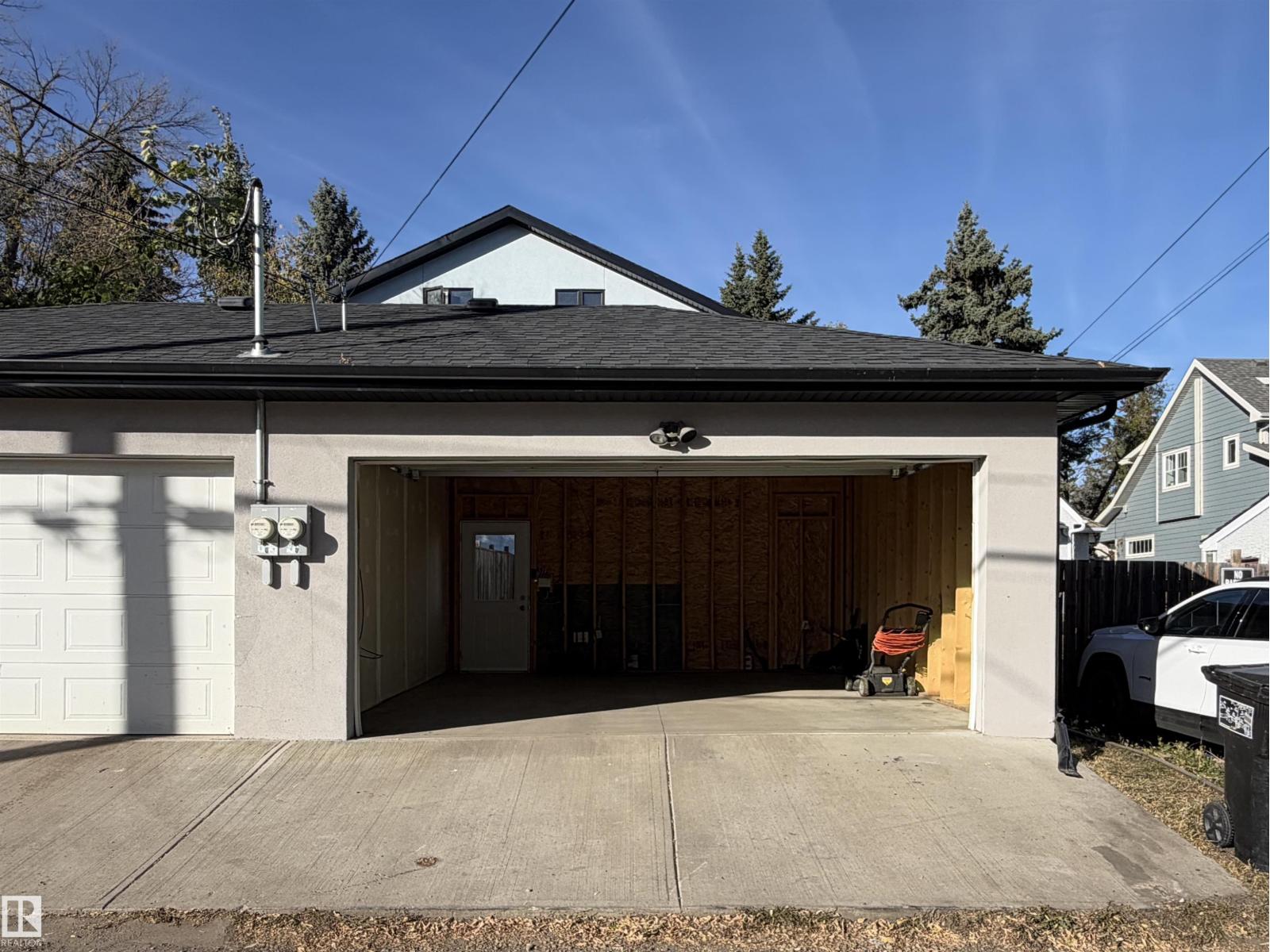 11127 77 AV NW - 46