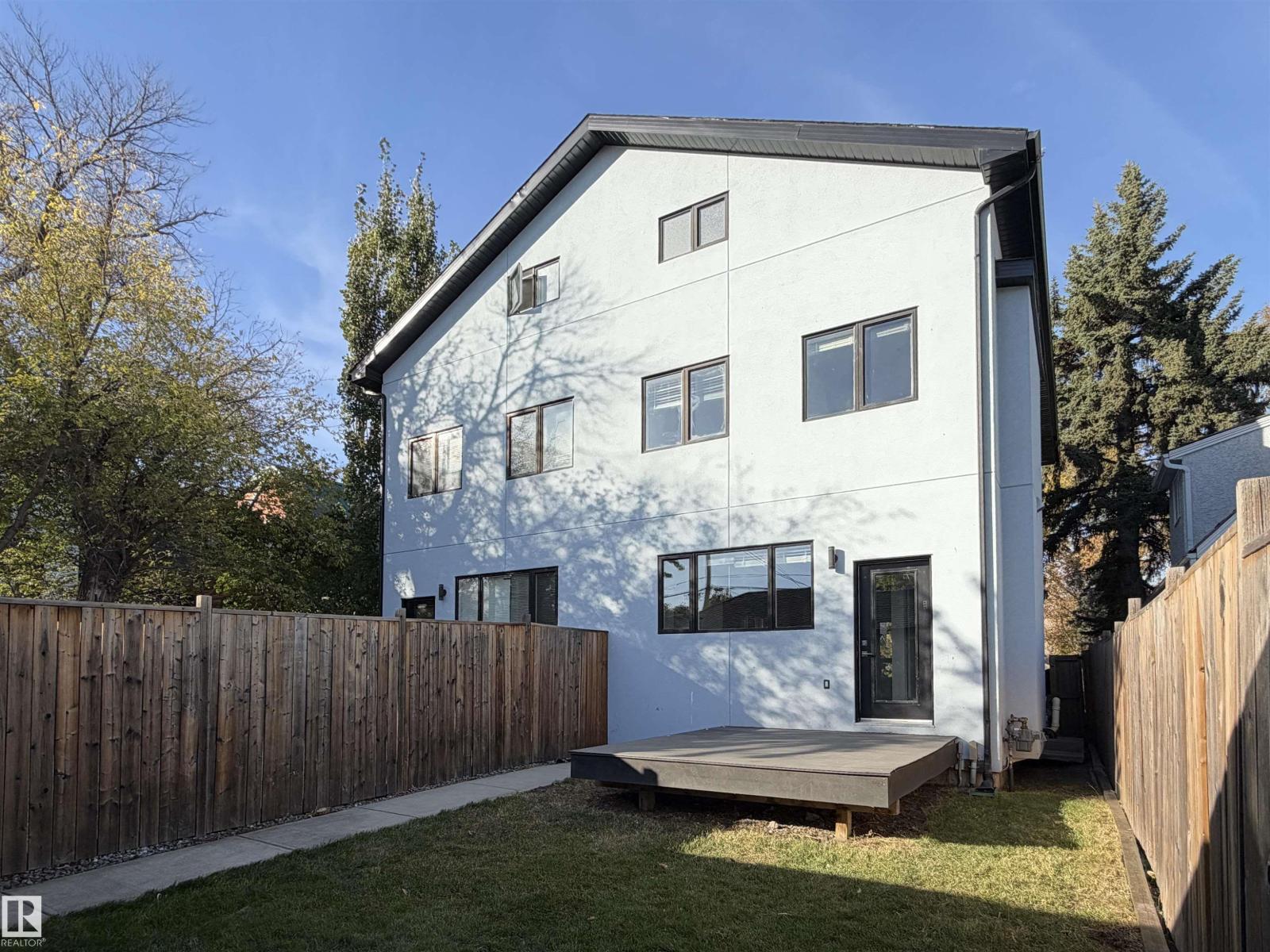 11127 77 AV NW - 50