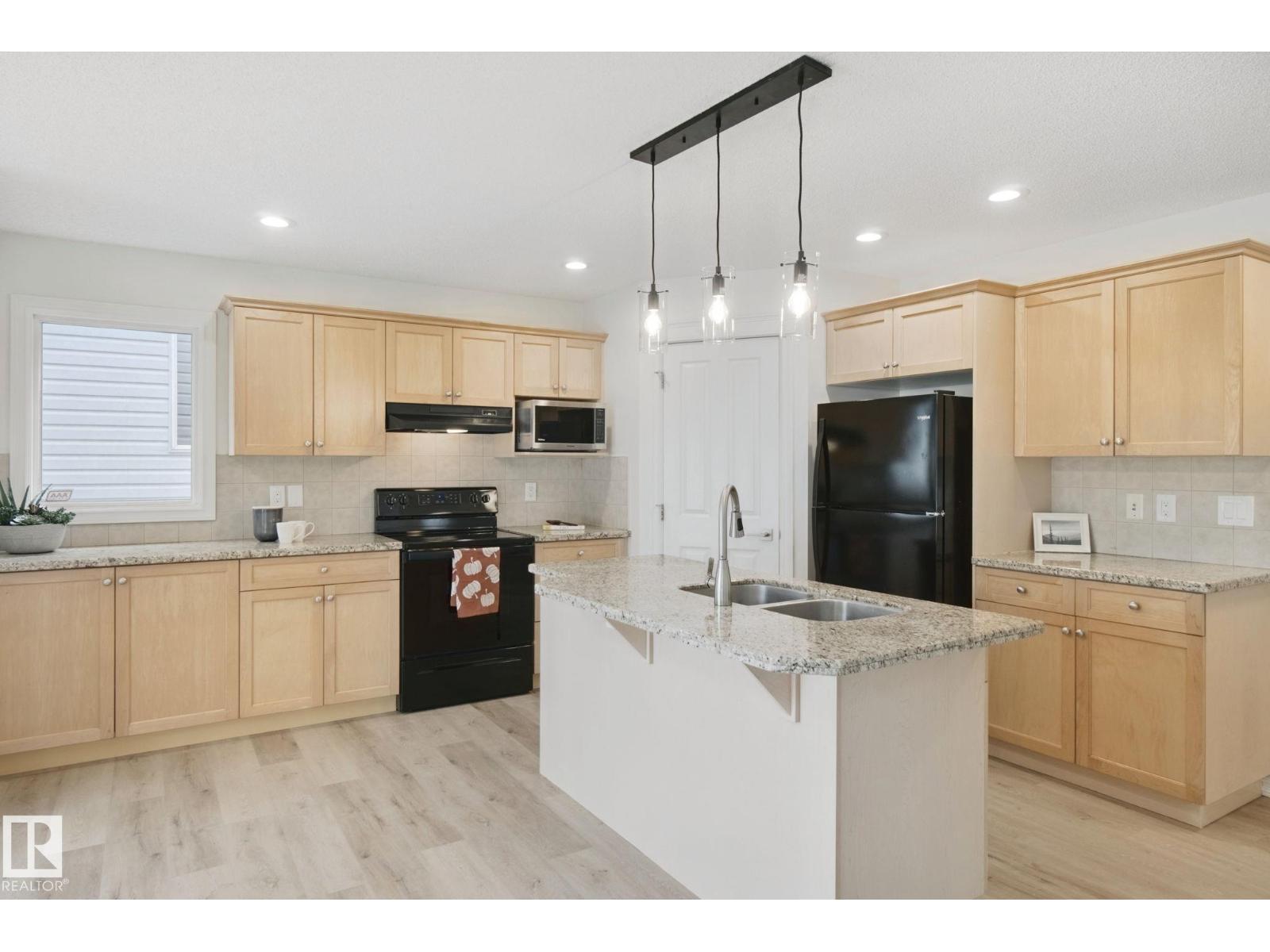 Photo of 20420 56 AV NW, Edmonton