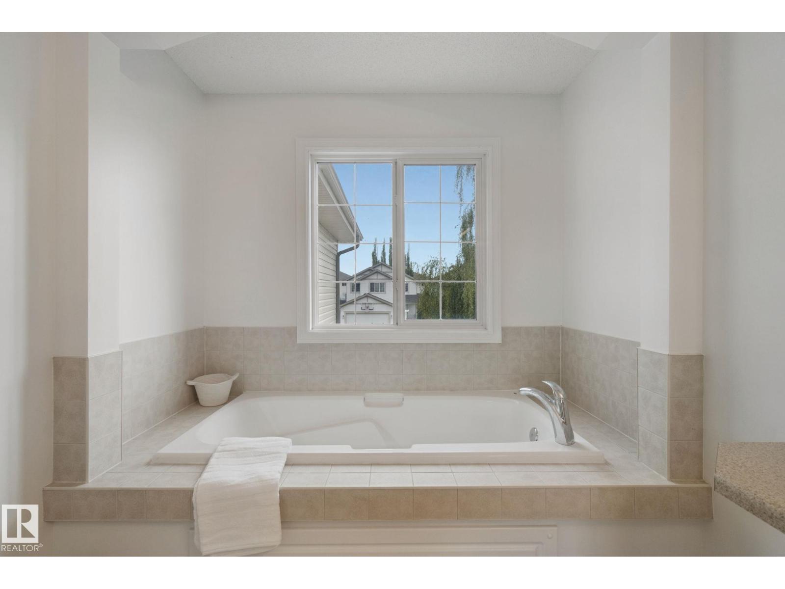 20420 56 AV NW - Image 40
