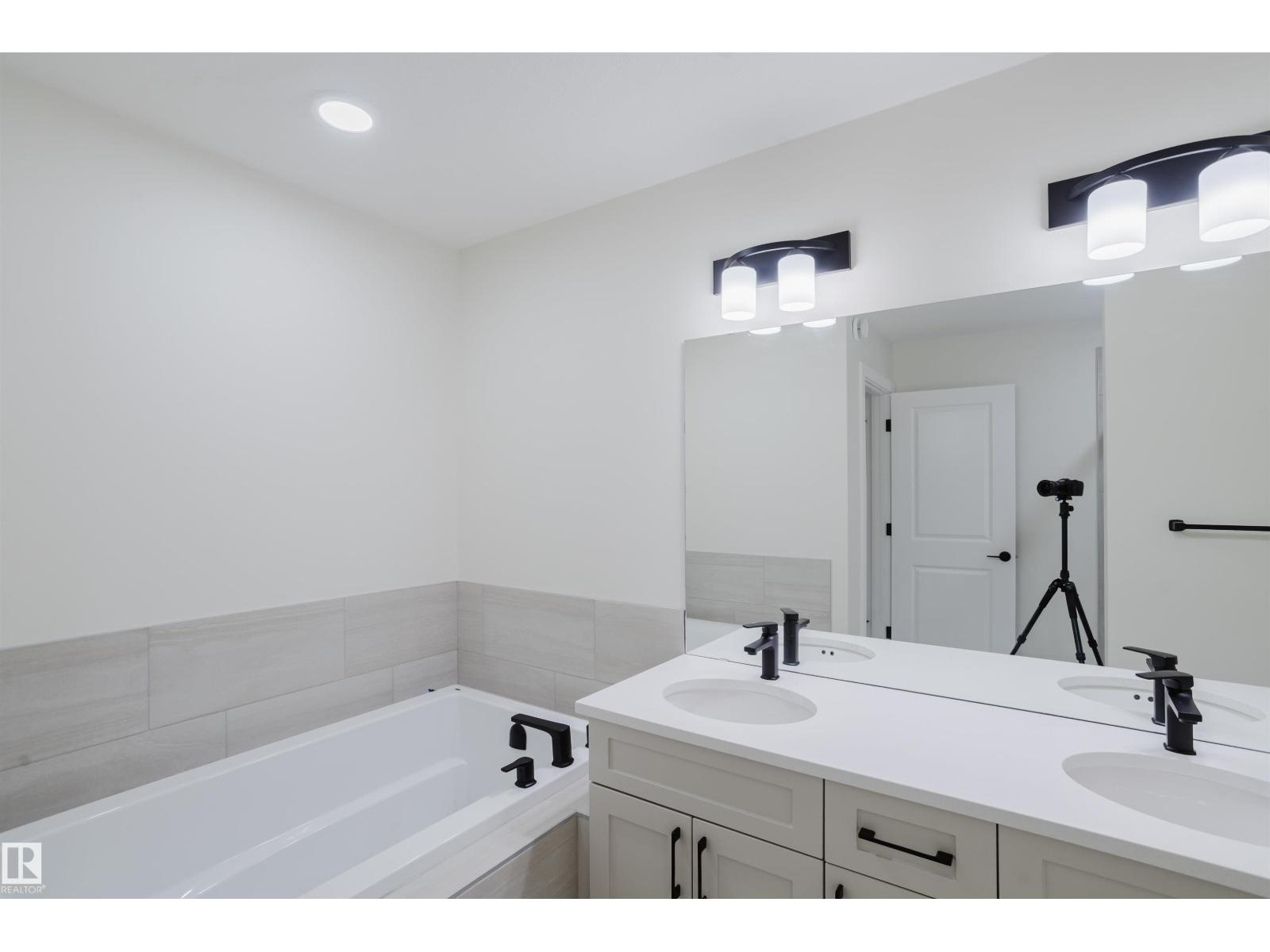 428 27 ST SW - Image 29