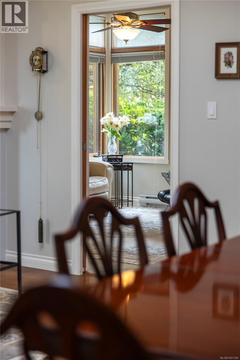 #106 5329 Cordova Bay Rd - Image 12