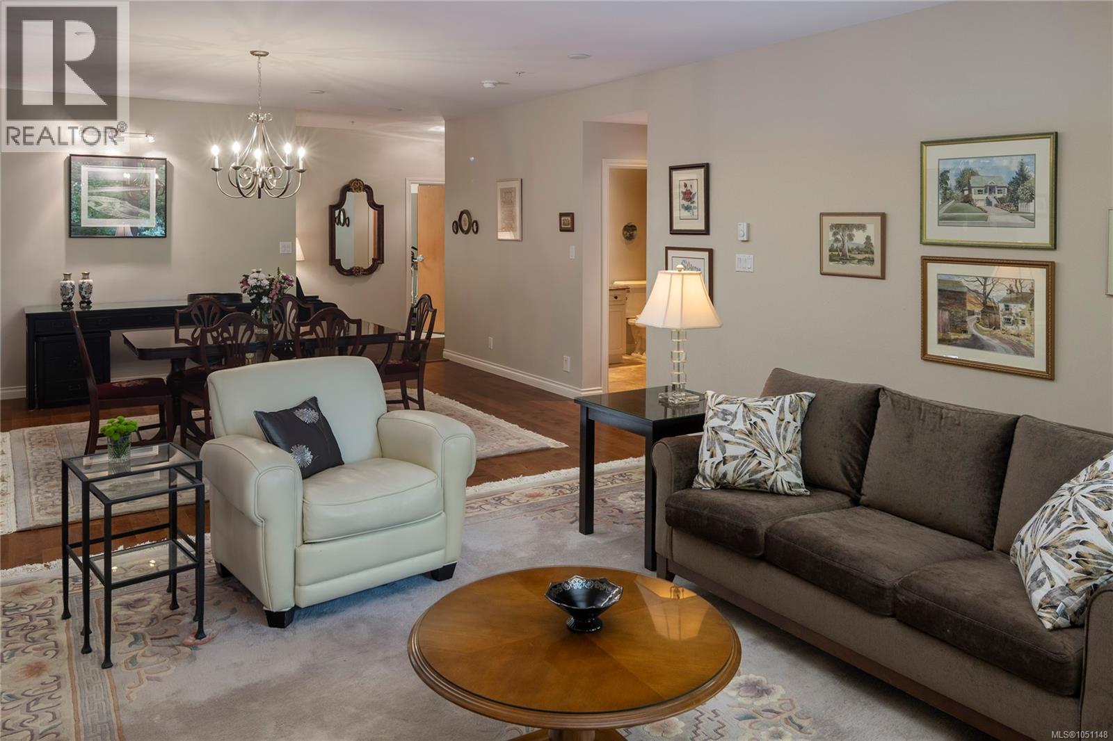 #106 5329 Cordova Bay Rd - Image 9