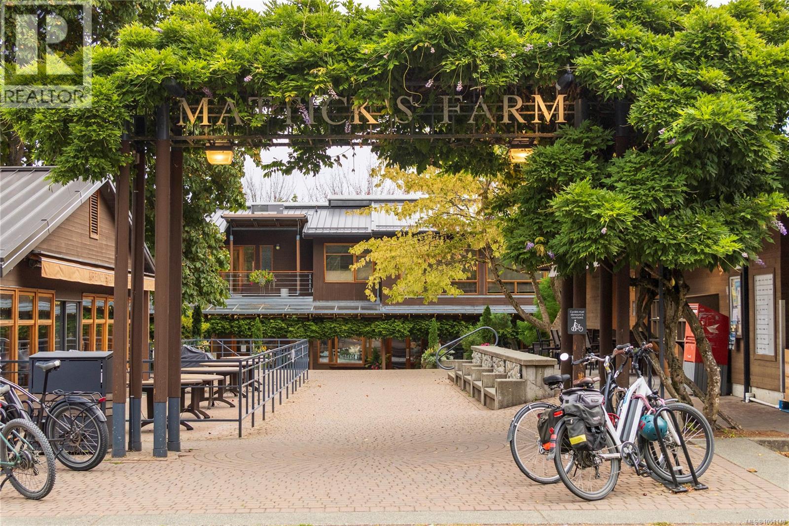 #106 5329 Cordova Bay Rd - Image 33