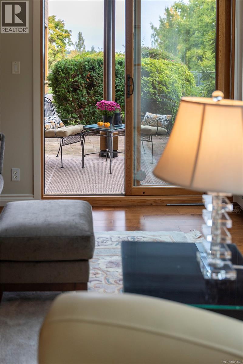 #106 5329 Cordova Bay Rd - 5