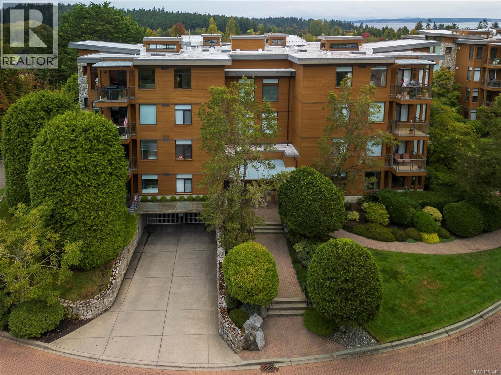 #106 5329 Cordova Bay Rd - Image 28
