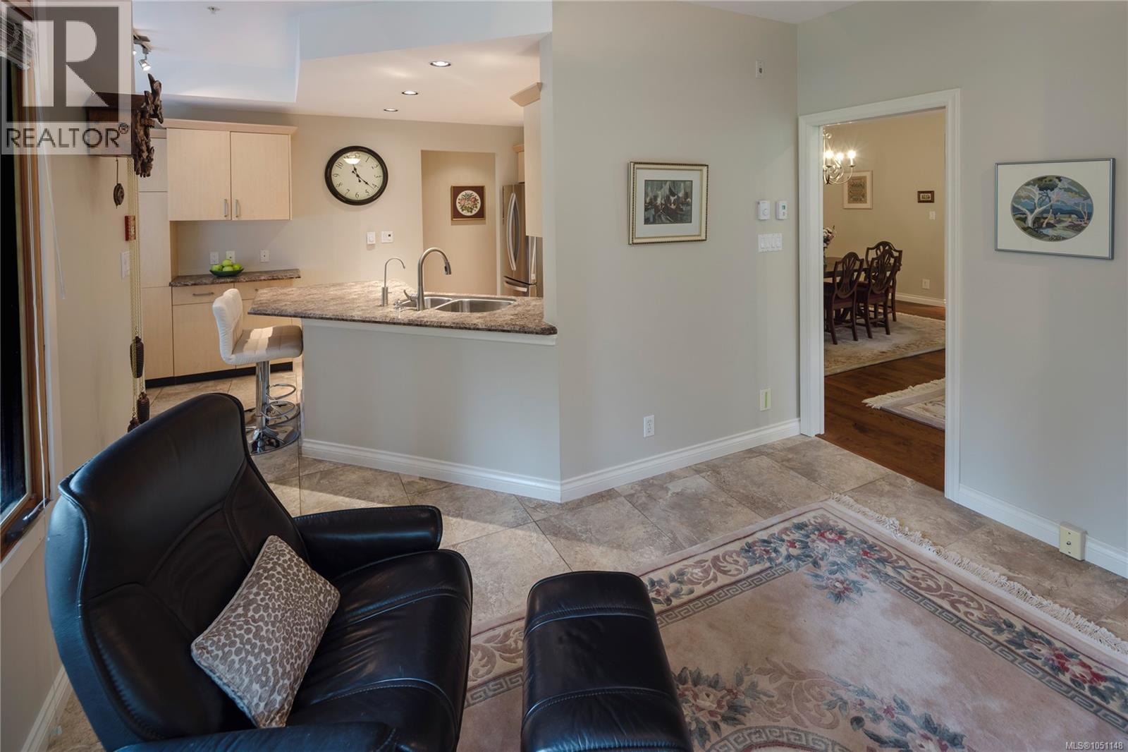 #106 5329 Cordova Bay Rd - Image 15