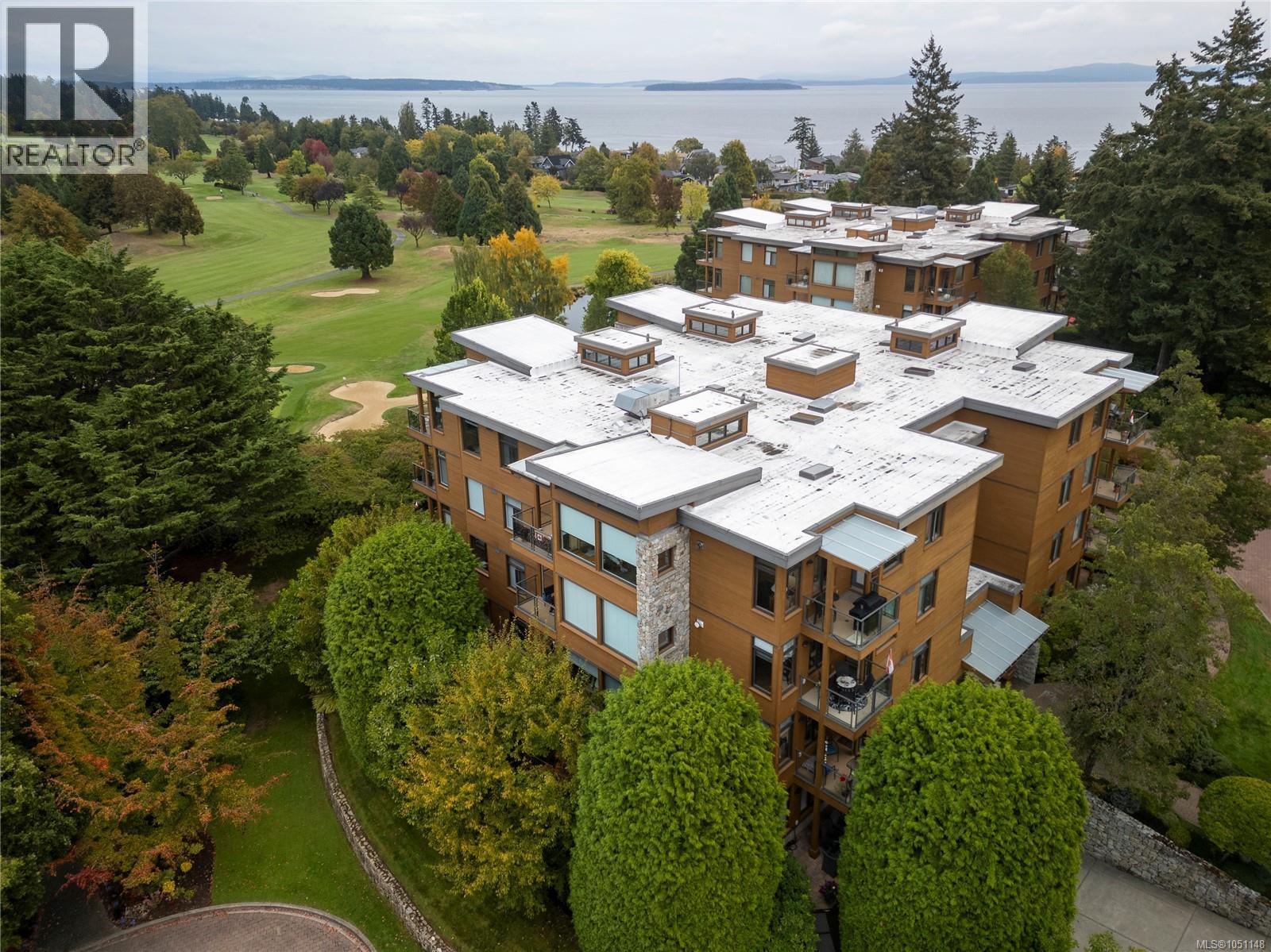 #106 5329 Cordova Bay Rd - Image 31