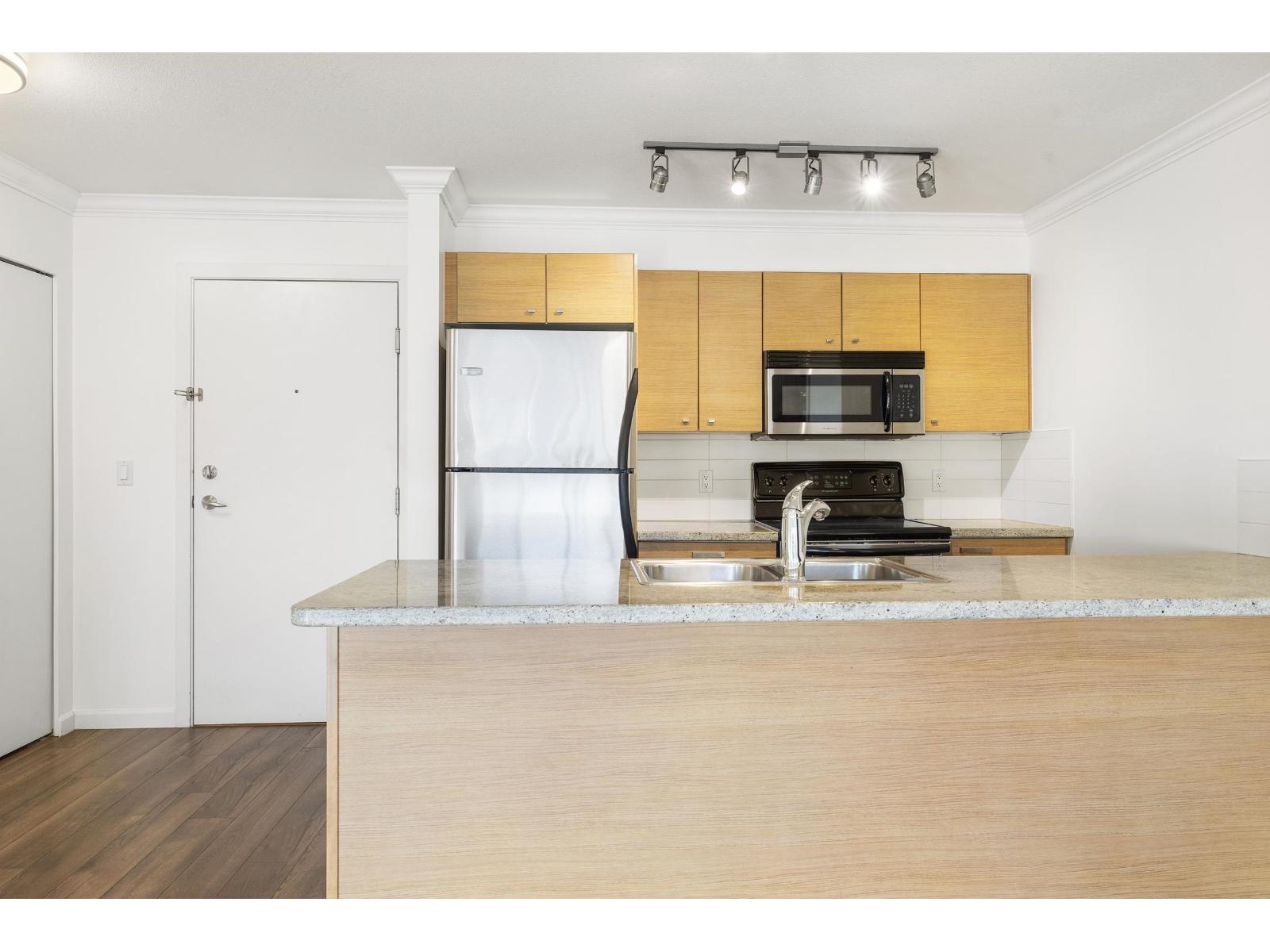 Photo of 309 6815 188 STREET 30