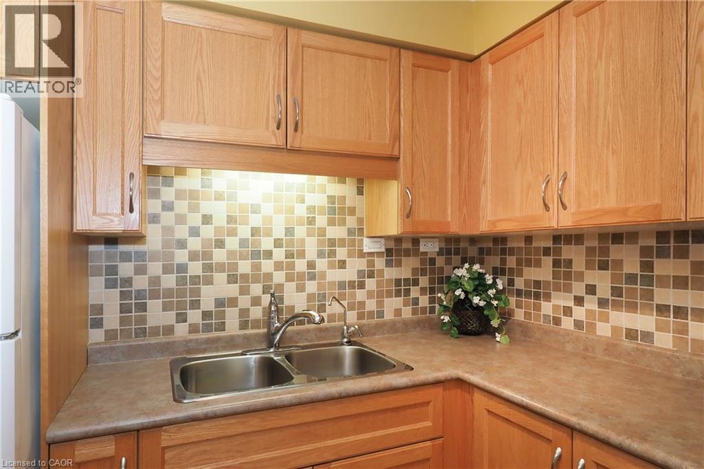 375 Holiday Inn Drive — photo 16