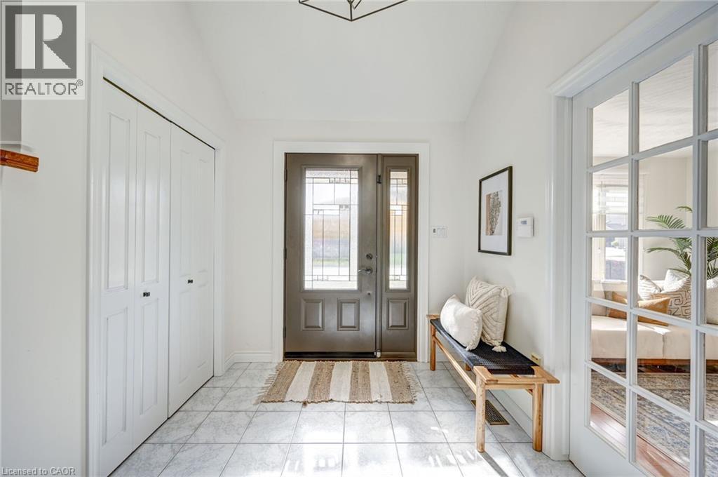 29 Napoleon Drive — photo 3