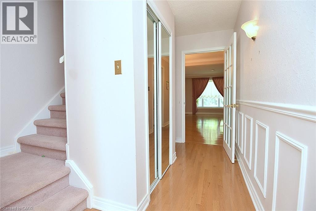 81 AYLMER Crescent, Stoney Creek — photo 4