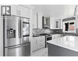 Kitchen - 7374 Garnet Crescent, Mcgregor, ON N0R1J0 Photo 10