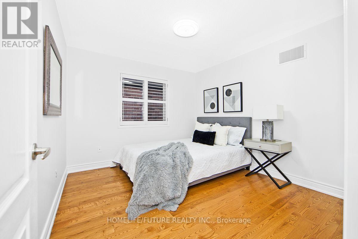 25 THACKERY DRIVE - 23