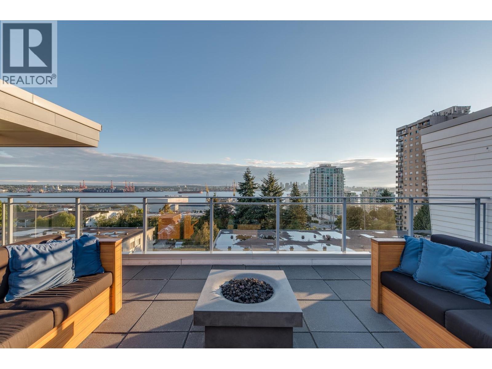 414 221 E 3RD STREET, North Vancouver