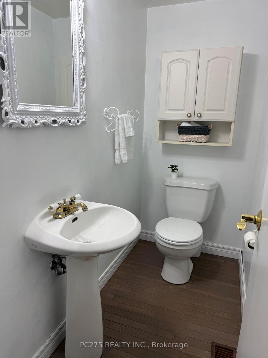 27 Sasha Crescent — photo 19