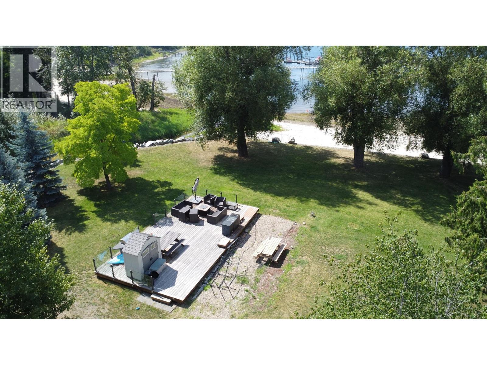 346 Highway 97A, Sicamous