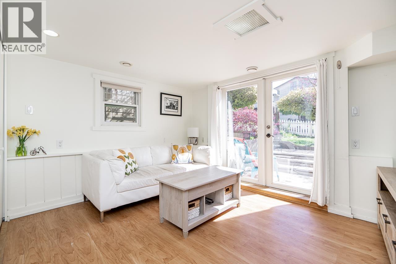 3415 DUNDAS STREET, Vancouver