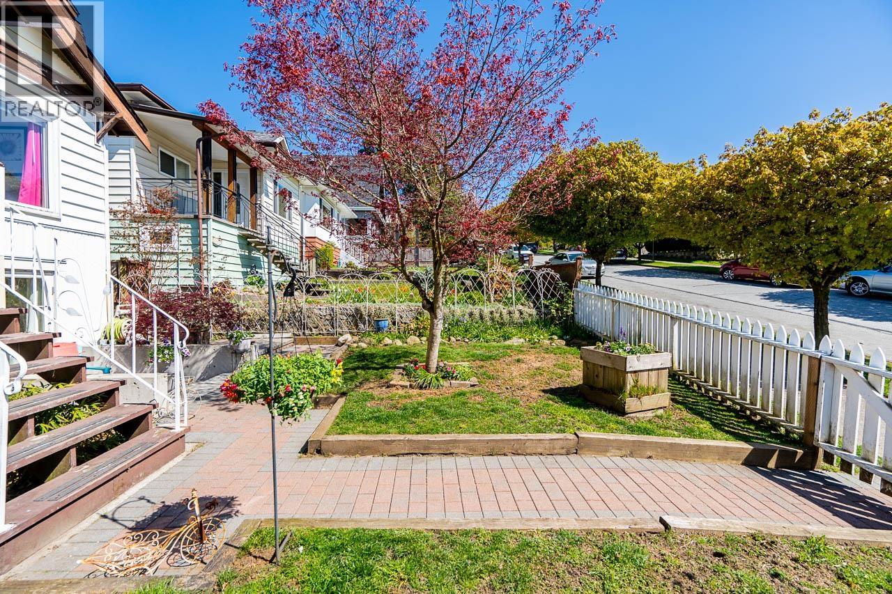 3415 DUNDAS STREET, Vancouver