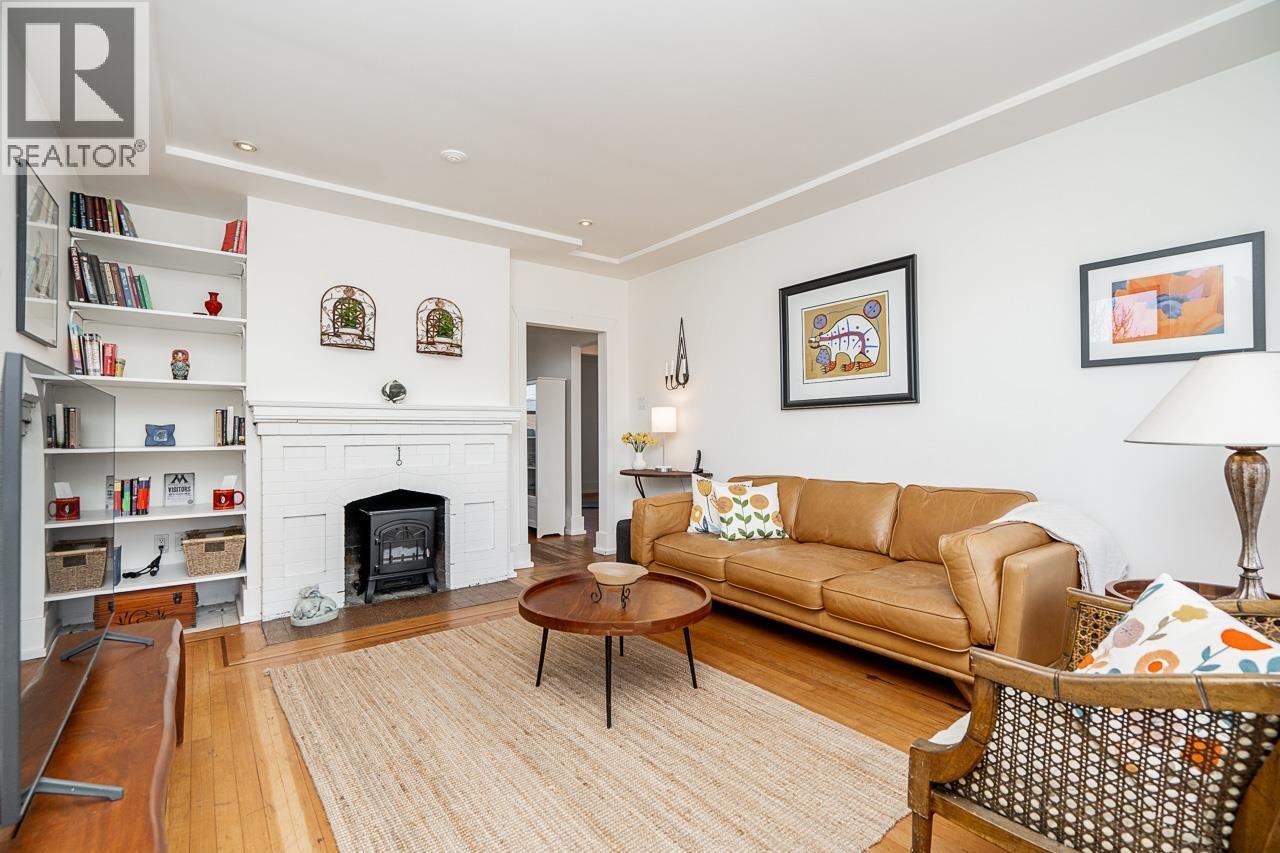 3415 DUNDAS STREET, Vancouver