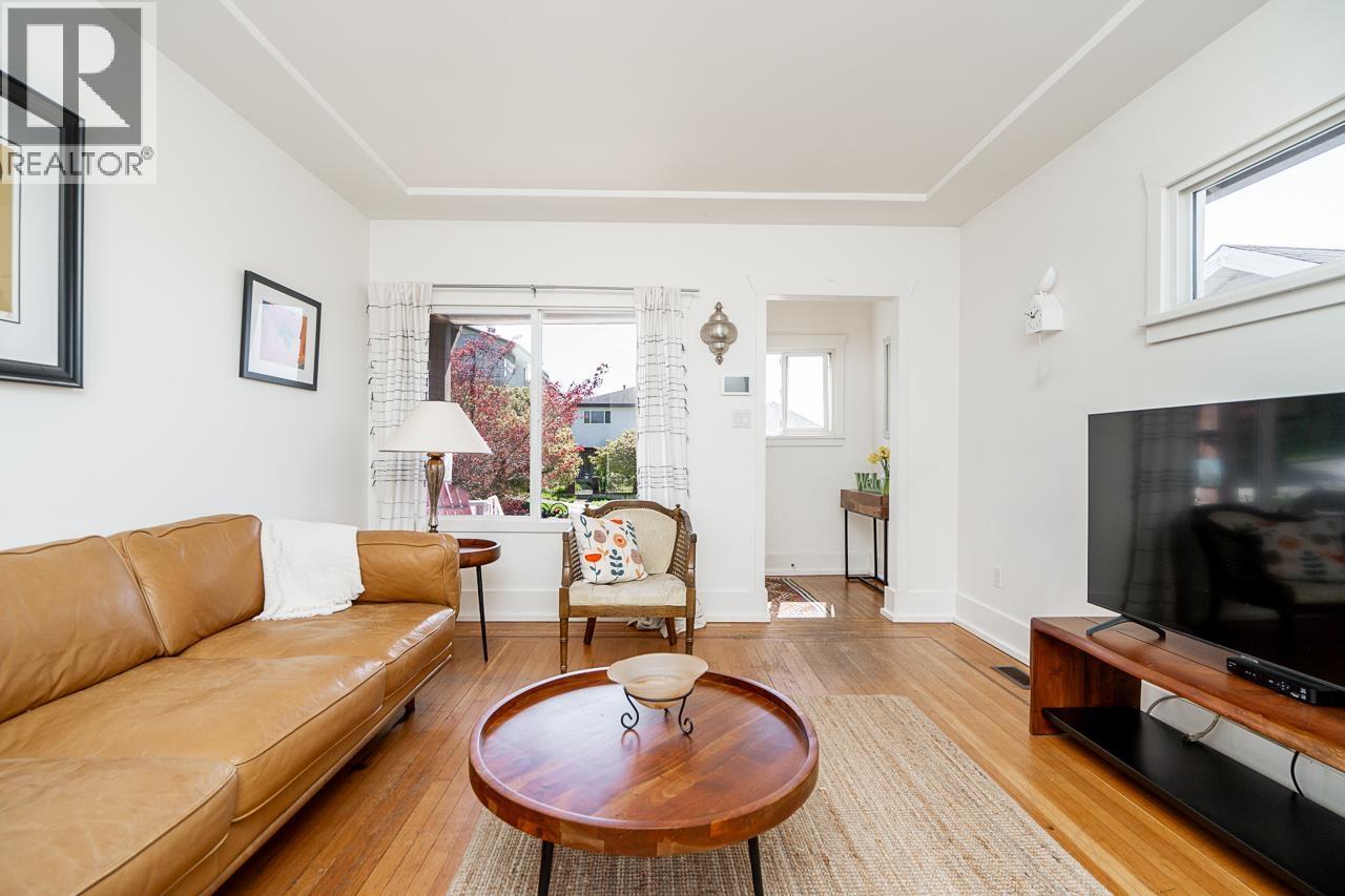 3415 DUNDAS STREET, Vancouver